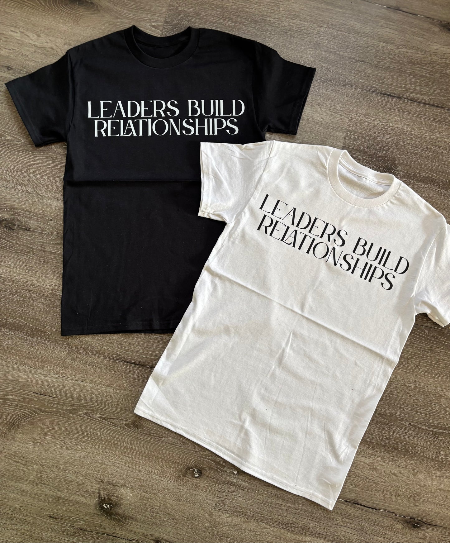 LEADERS TEE